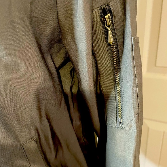 Zip Front Top - Picture 2 of 7